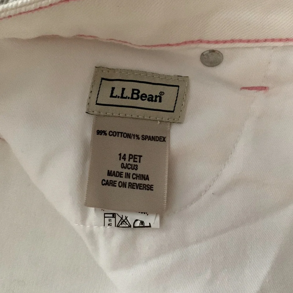 L.L. Bean White Jeans: Pink Stitching accents, Ribbon belt, Bootcut & Wider Leg - Picture 11 of 12